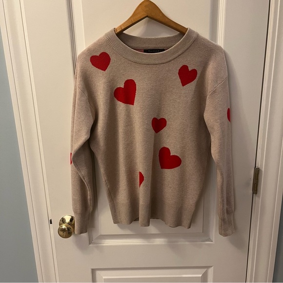 Tahari Sweaters - Tahari Beige Sweater with Red Hearts